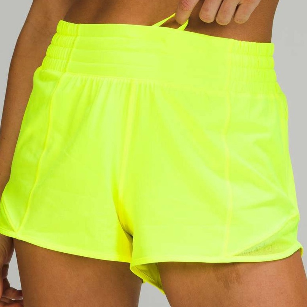 LULULEMON HOTTY HOT HR 4” SHORTS | SIZE 6 | HIGHLIGHTER YELLOW